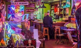 打卡拍照网红店吃瓜,镜头下的瓜果飘香之旅