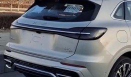 红旗hs5改款最新爆料,全新设计亮相，性能升级解析