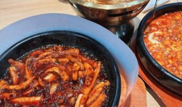 米村拌饭员工爆料事件视频,揭露后厨黑幕，食品安全引关注