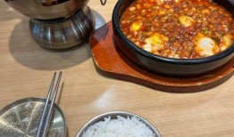 米村拌饭员工爆料事件视频,揭露后厨黑幕，食品安全引关注