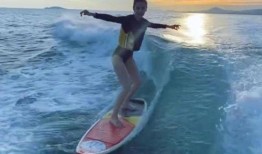 爆料杨颖冲浪视频在线观看,网友热议，女神的冲浪风采引关注