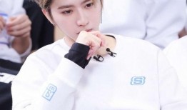 蔡徐坤娱乐吃瓜图片高清