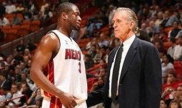 最近爆料韦德的视频,揭秘球场传奇背后的真实瞬间